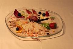 Raw red prawns, sicilian pink prawns, angoustines, tuna tartare, seabass carpaccio